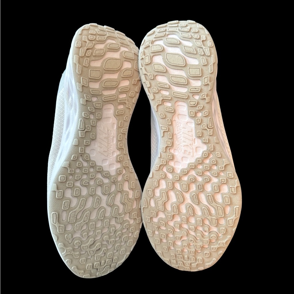 Nike Women's White and Silver Athletic Shoes - Picture 3 of 7